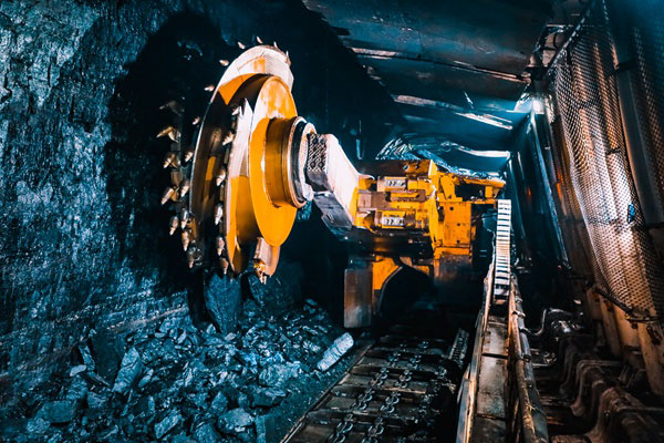 陕西榆林，神木大地，开出一朵矿山中的智慧红柳之花