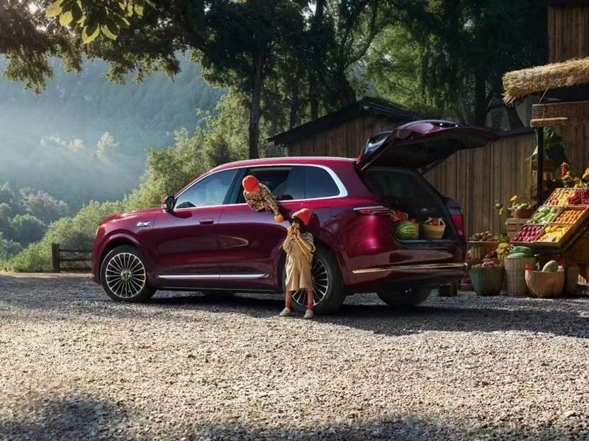 汽车停在路边
AI 生成的内容可能不正确。