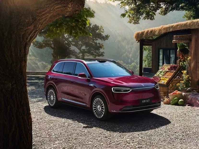 汽车停在房子前面
AI 生成的内容可能不正确。